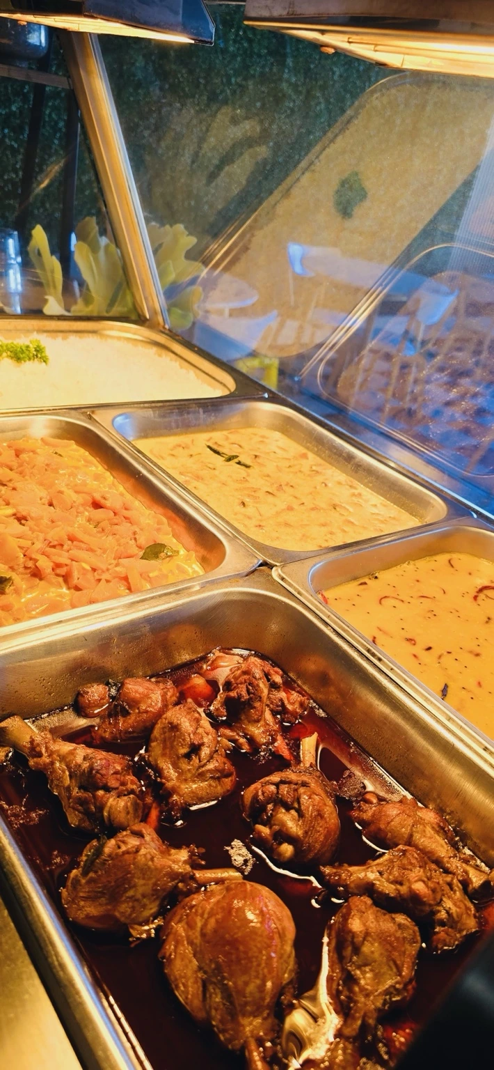 Rice and curry buffet with chicken at 52 South
